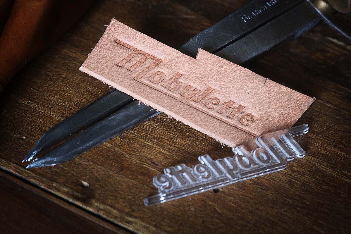 tampons en acrylique pour le cuir