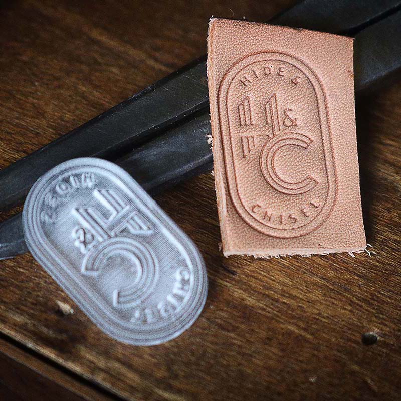 outil de marquage sur mesure pour le cuir. Utilisable à chaud et à froid